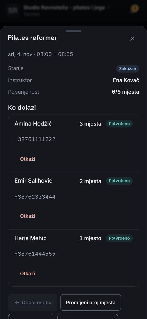 Čas otvoren iz kalendara na telefonu: popunjenost 6 od 6 mjesta i spisak ko dolazi, svaka osoba s brojem mjesta i dugmetom Otkaži